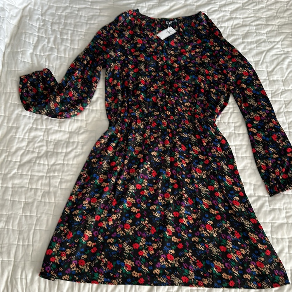 NWT Gap wrap dress with cinched waist in black multi floral size small.